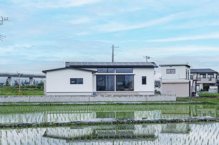 大黒柱のあるおおらかな平屋